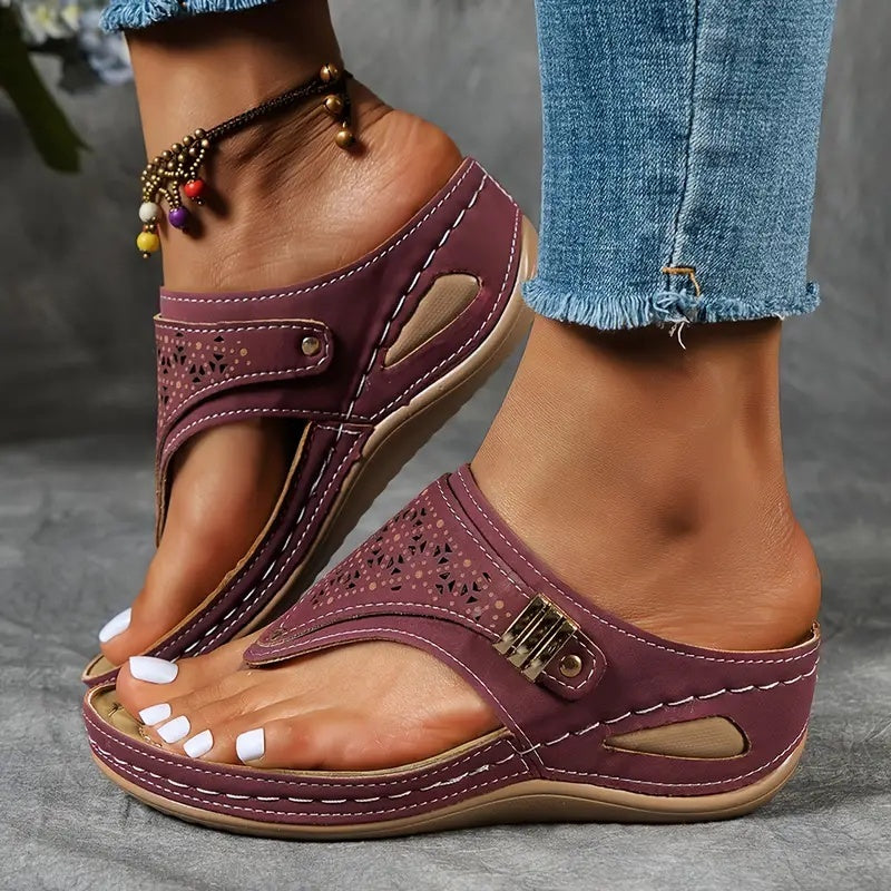 Sandales compensées à brides