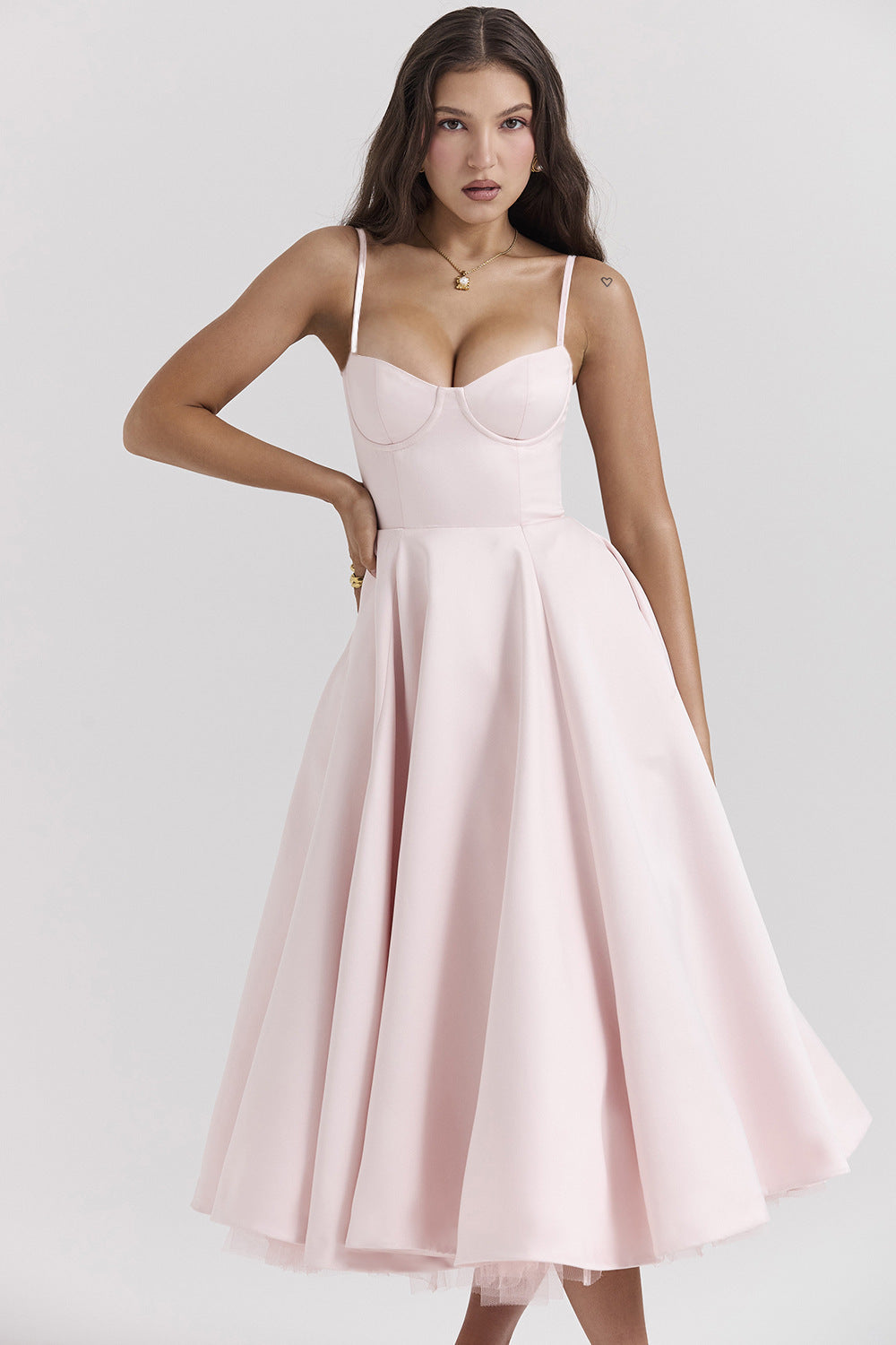 Laura™ | Robe Midi Satinée avec Décolleté en Cœur - Élégance et Confort - Molinse